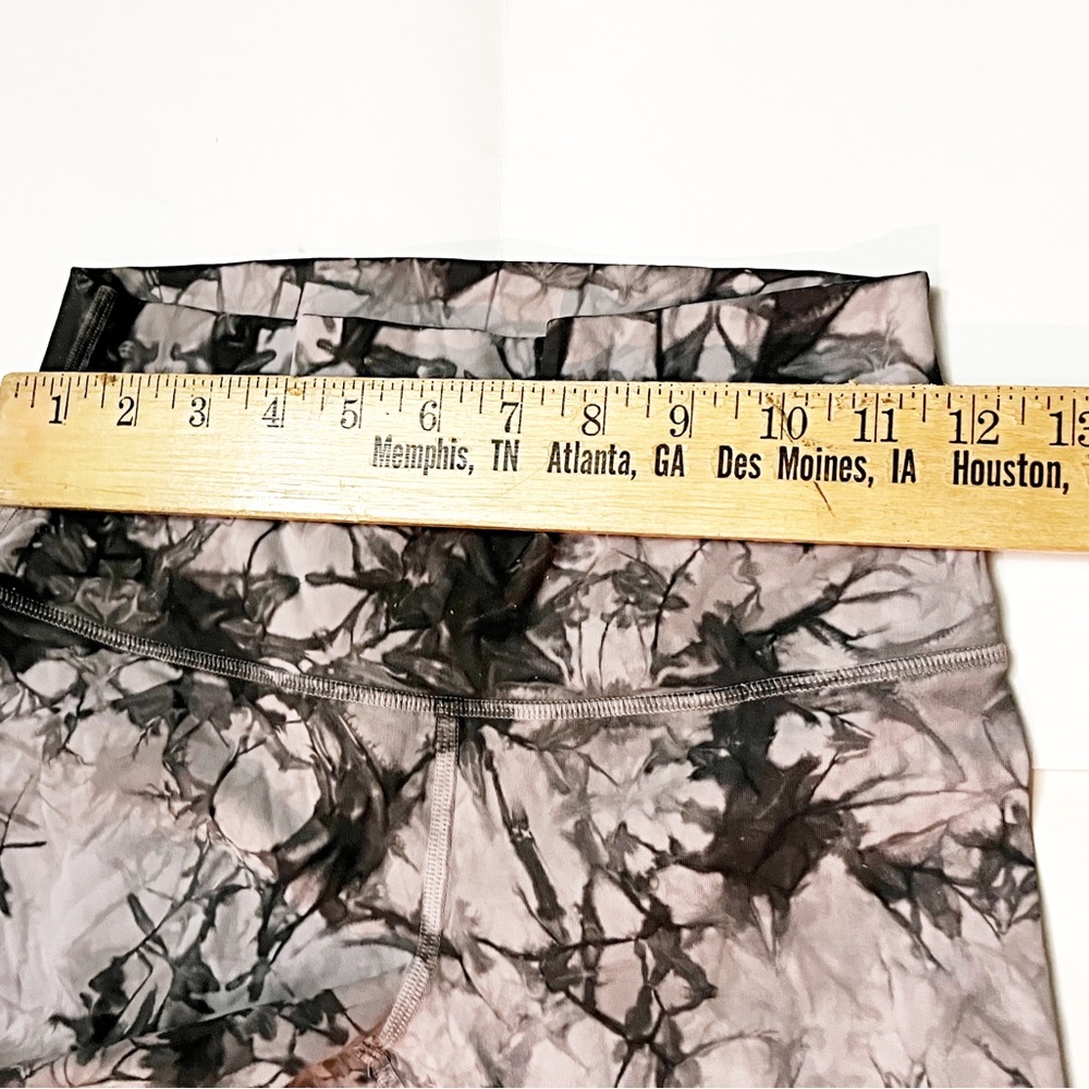 Lululemon ✨size 4 ✨ Abstract Print Leggings - Picture 4 of 7